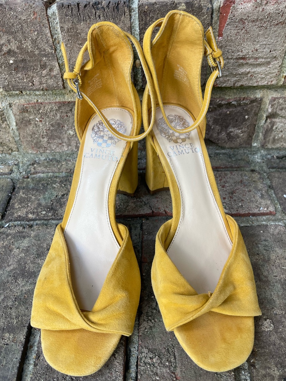 Vince Camuto Mustard Yellow Suede Knotted Block Heel Sandals Size 8M